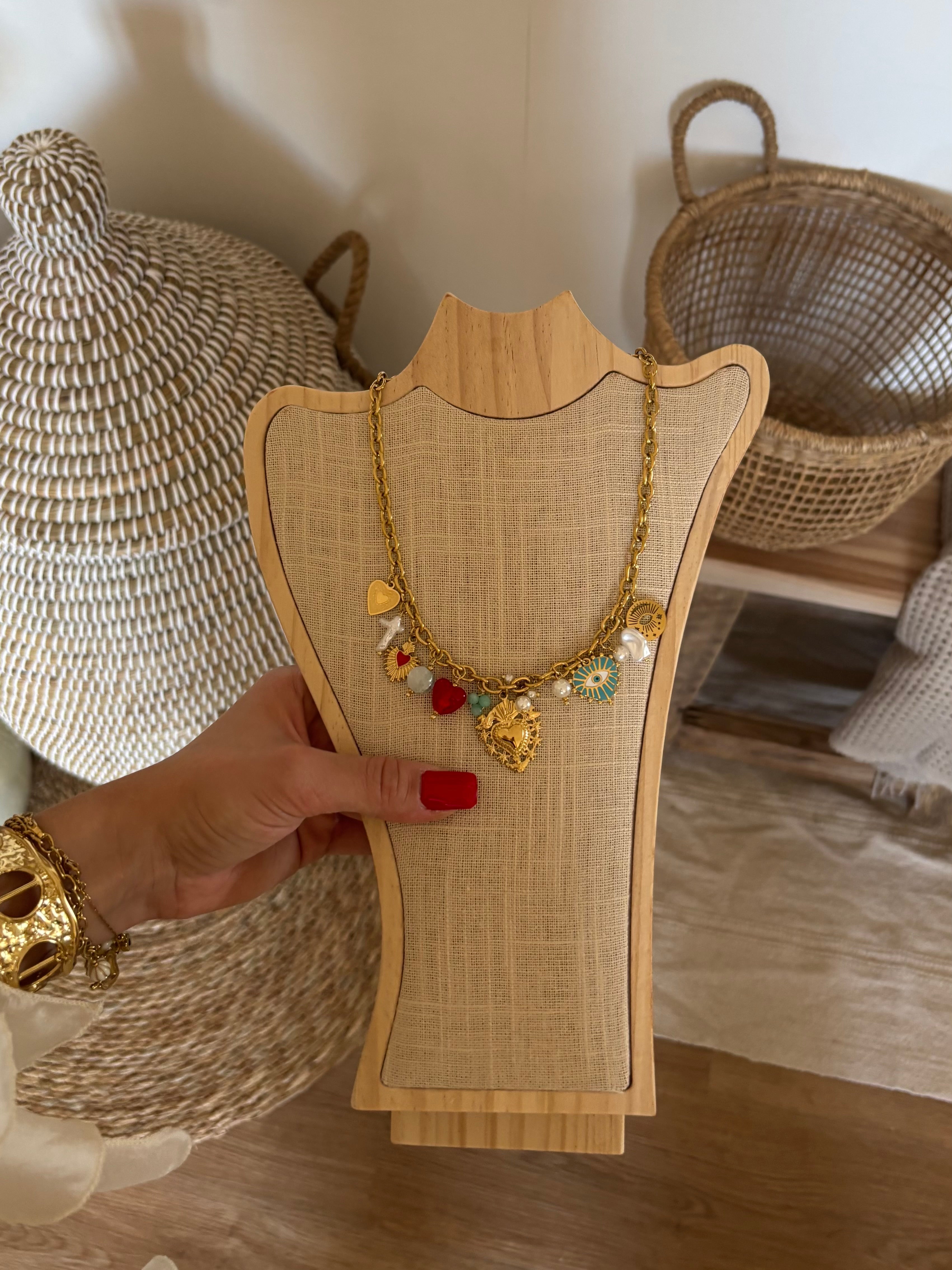 Collier Nyra
